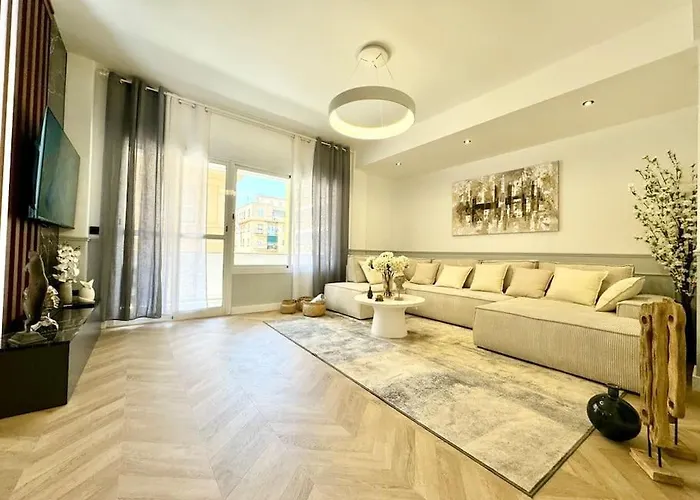 Апартаменты 4bd Soho Luxe Retreat Terrace 2bh & Ac Малага