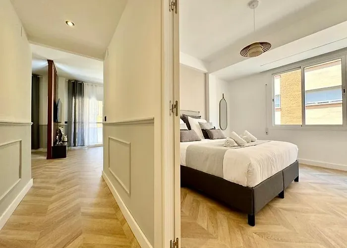 4bd Soho Luxe Retreat Terrace 2bh & Ac Малага