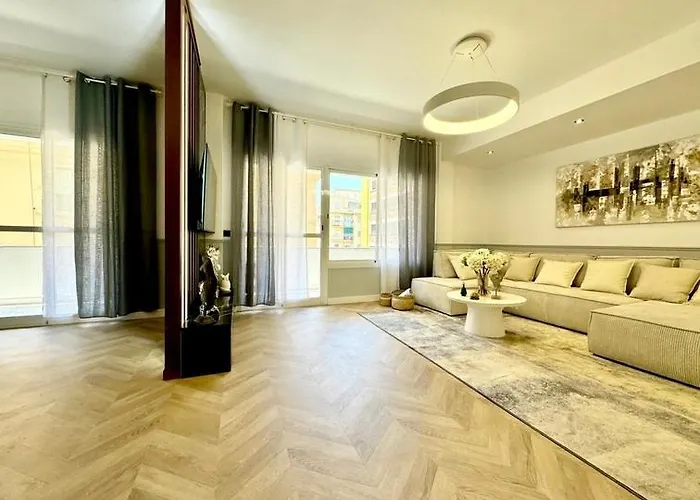 4bd Soho Luxe Retreat Terrace 2bh & Ac Апартаменты Малага