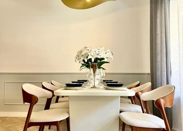 4bd Soho Luxe Retreat Terrace 2bh & Ac * Малага